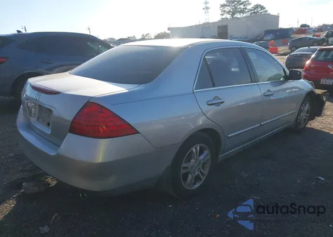 2007 Honda Accord 2.4 Ex z USA, uszkodzony, nr VIN 1HGCM56767A065623